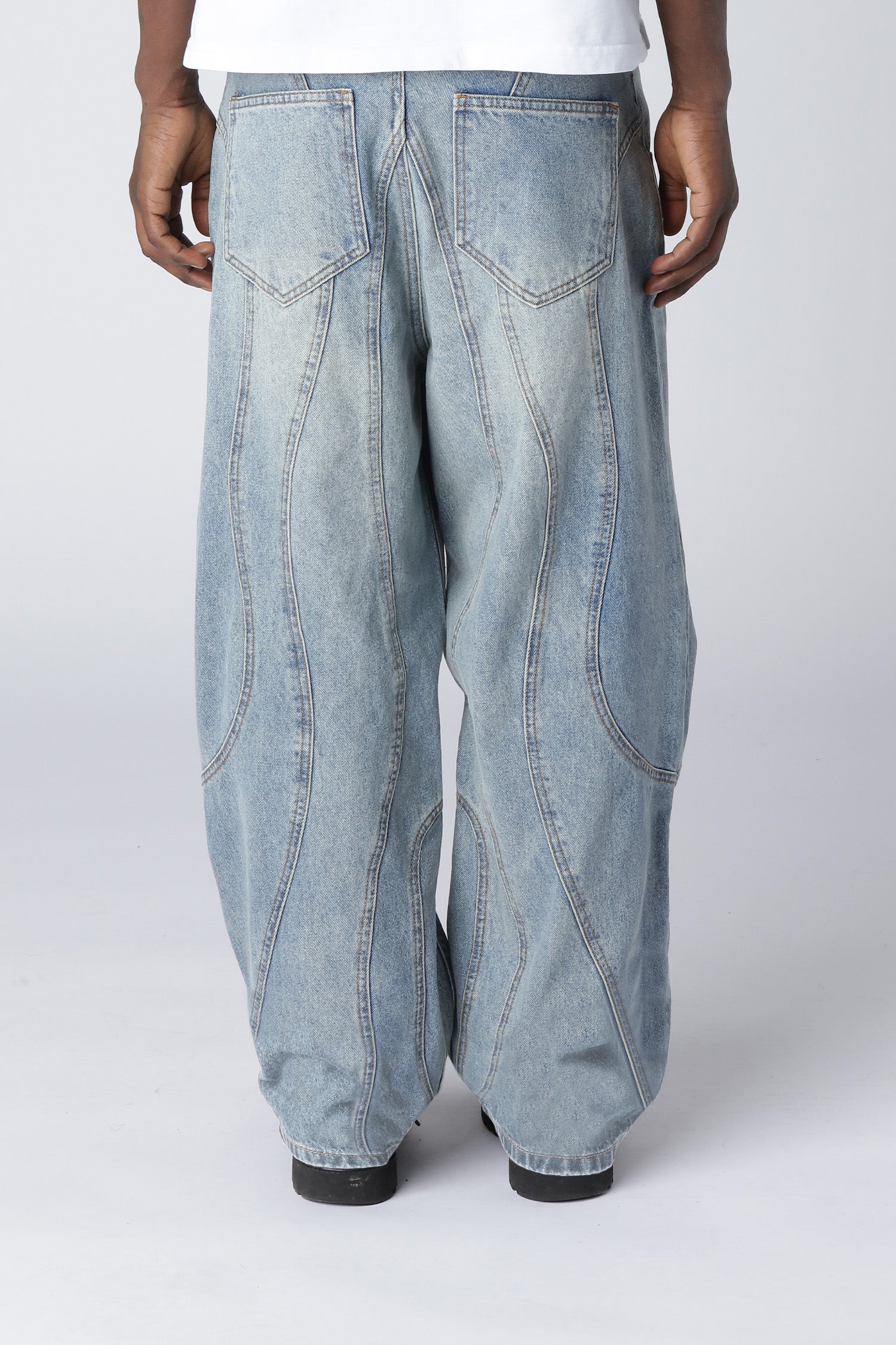 LOST BOYS CURVY OUTERSEAM JEANS Jeans Stonewashed Blue