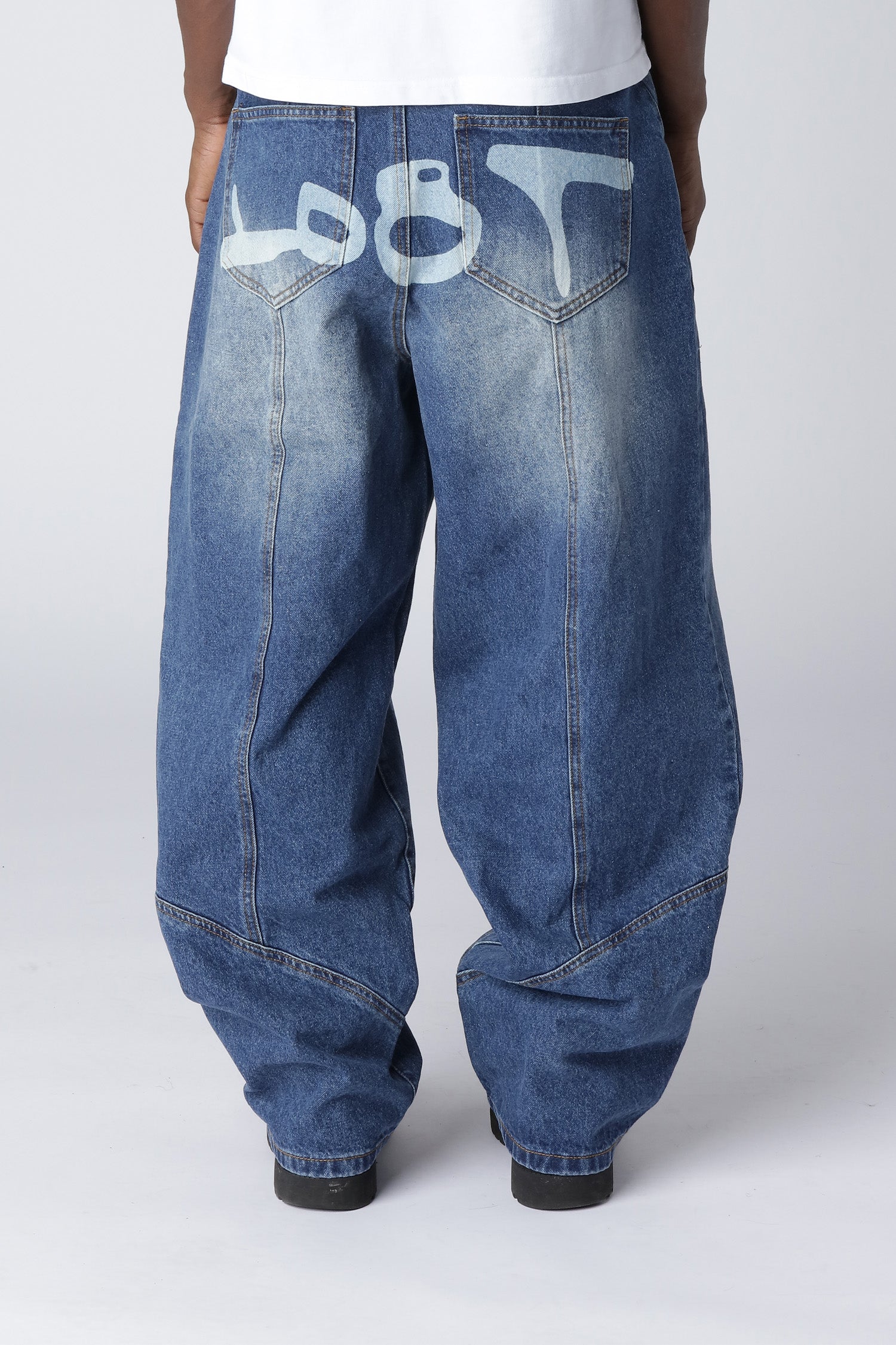 LOST BOYS OUTERSEAM LOGO JEANS Jeans Stonewashed Indigo Blue